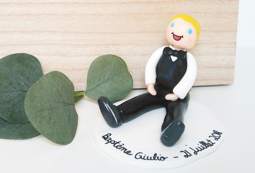 Figurine Giulio – Cake topper Baptême personnalisé by Fée Plaisir